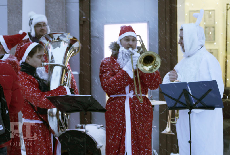 Парад Дедов Морозов в Казани