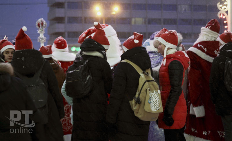 Парад Дедов Морозов в Казани