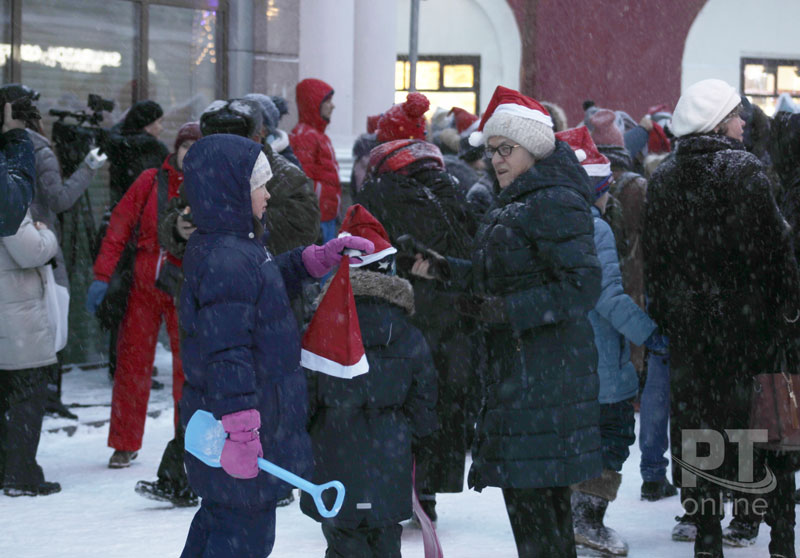 Парад Дедов Морозов в Казани
