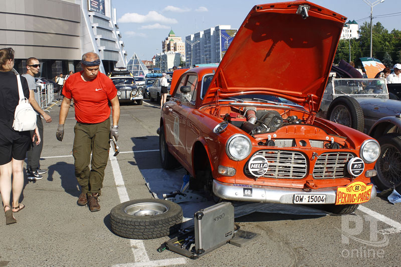 Участники ралли «Пекин – Париж» в Казани