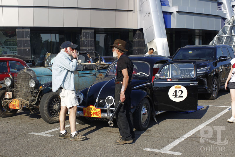 Участники ралли «Пекин – Париж» в Казани