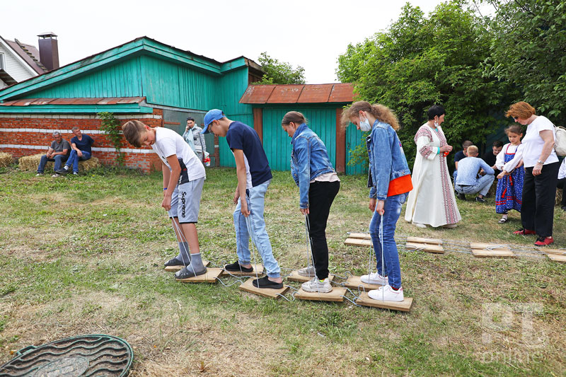 «Каравонным» шагом, сохраняя традиции