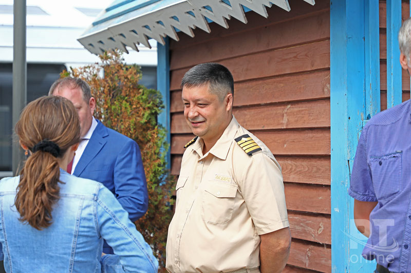 Глава Якутии осмотрел пассажирское судно «Чайка»