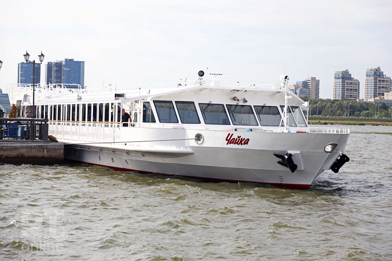 Глава Якутии осмотрел пассажирское судно «Чайка»