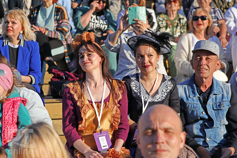 Евгений МИРОНОВ: «Мы приезжаем туда, где нас ждут»