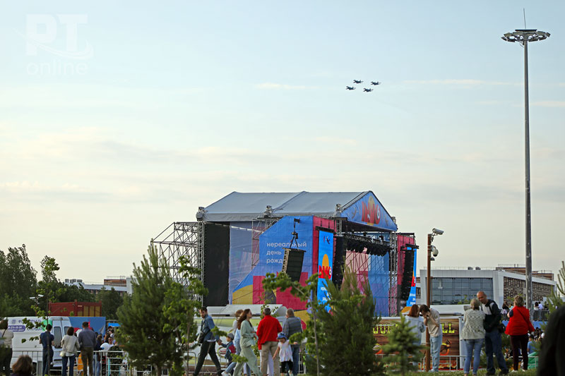 Иннополису 6 лет: авиашоу, дискотека и Би-2