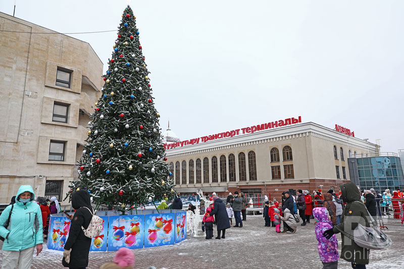 Дед Мороз и чудо-паровоз