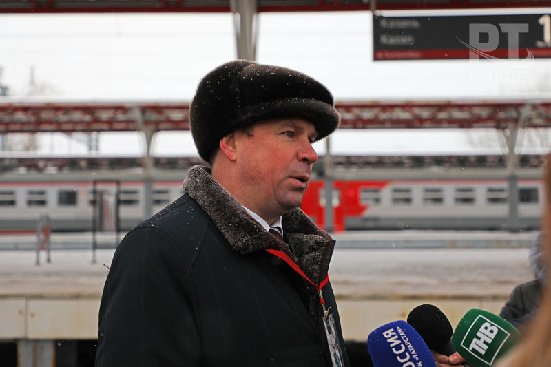 Дед Мороз и чудо-паровоз