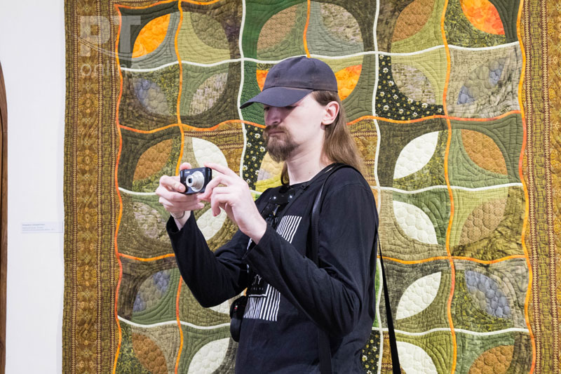 Выставка «Стежок длиною в четверть века»