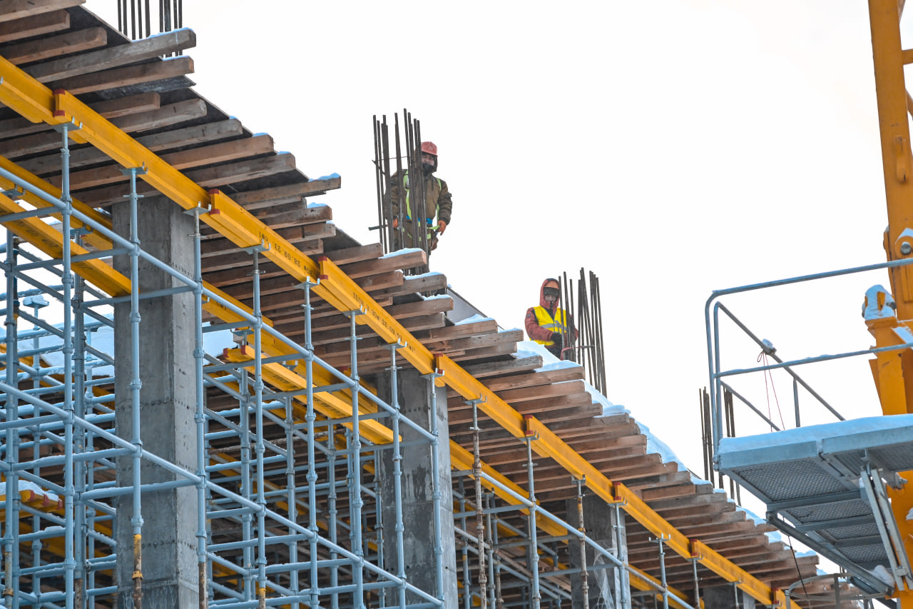 Минниханов осмотрел стройку театра Камала, Детского парка и отеля к саммиту БРИКС