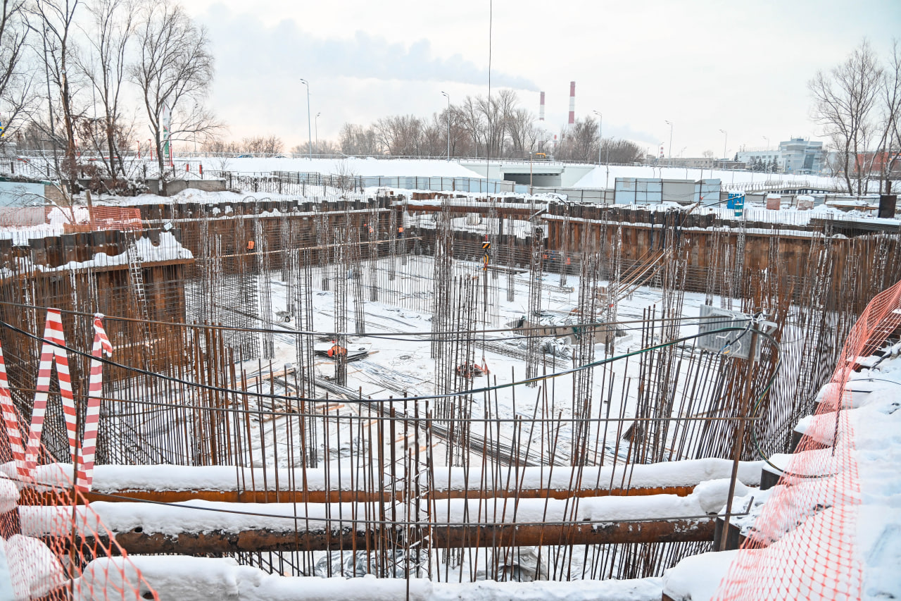 Минниханов осмотрел стройку театра Камала, Детского парка и отеля к саммиту БРИКС