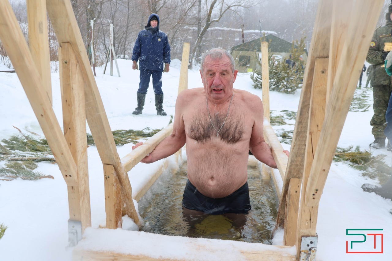 Крещенские купания на озере Верхний Кабан в Казани