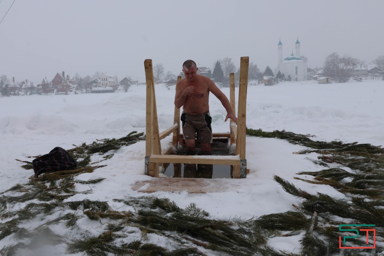 Крещенские купания на озере Верхний Кабан в Казани