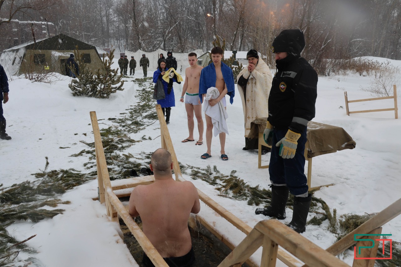 Крещенские купания на озере Верхний Кабан в Казани