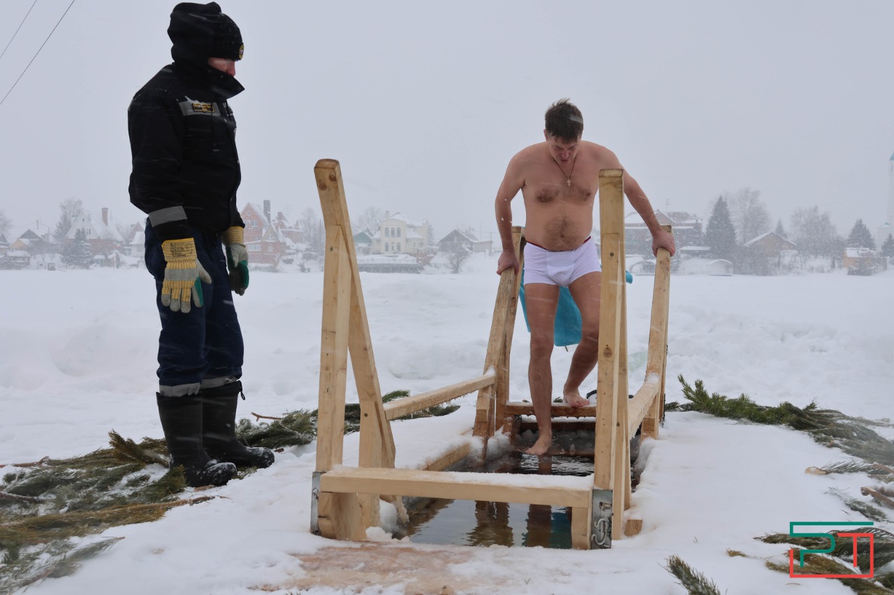 Крещенские купания на озере Верхний Кабан в Казани