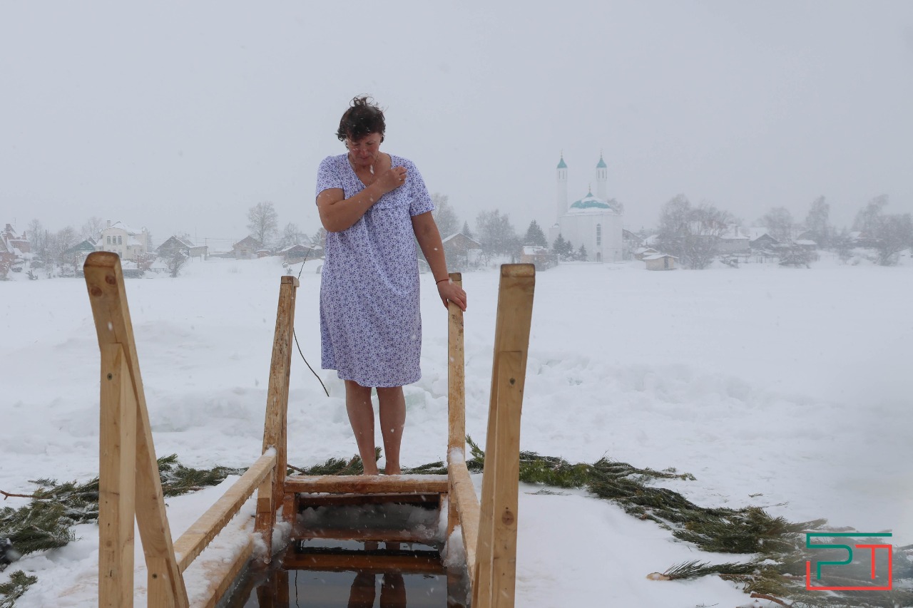Крещенские купания на озере Верхний Кабан в Казани