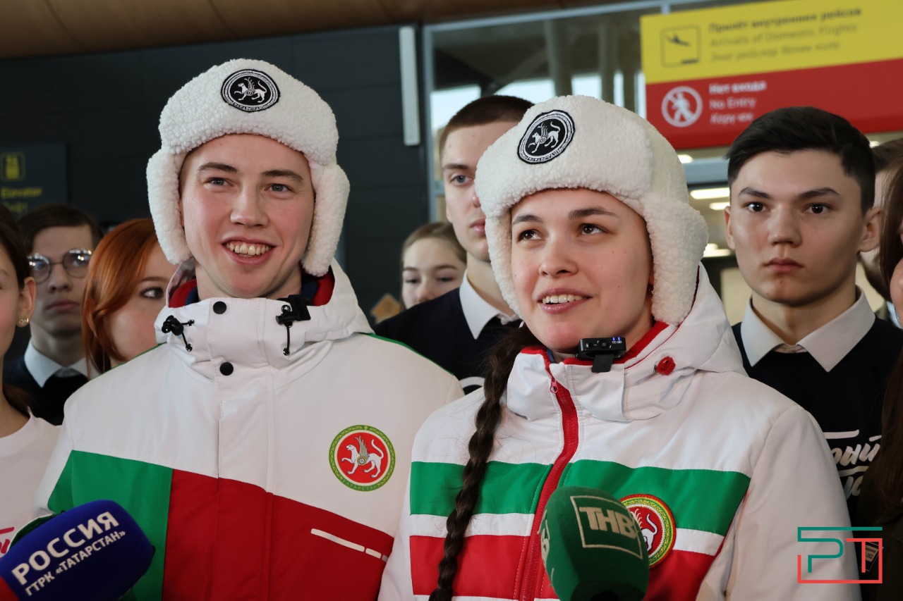 Молодожены привезли в Казань огонь для семейного очага