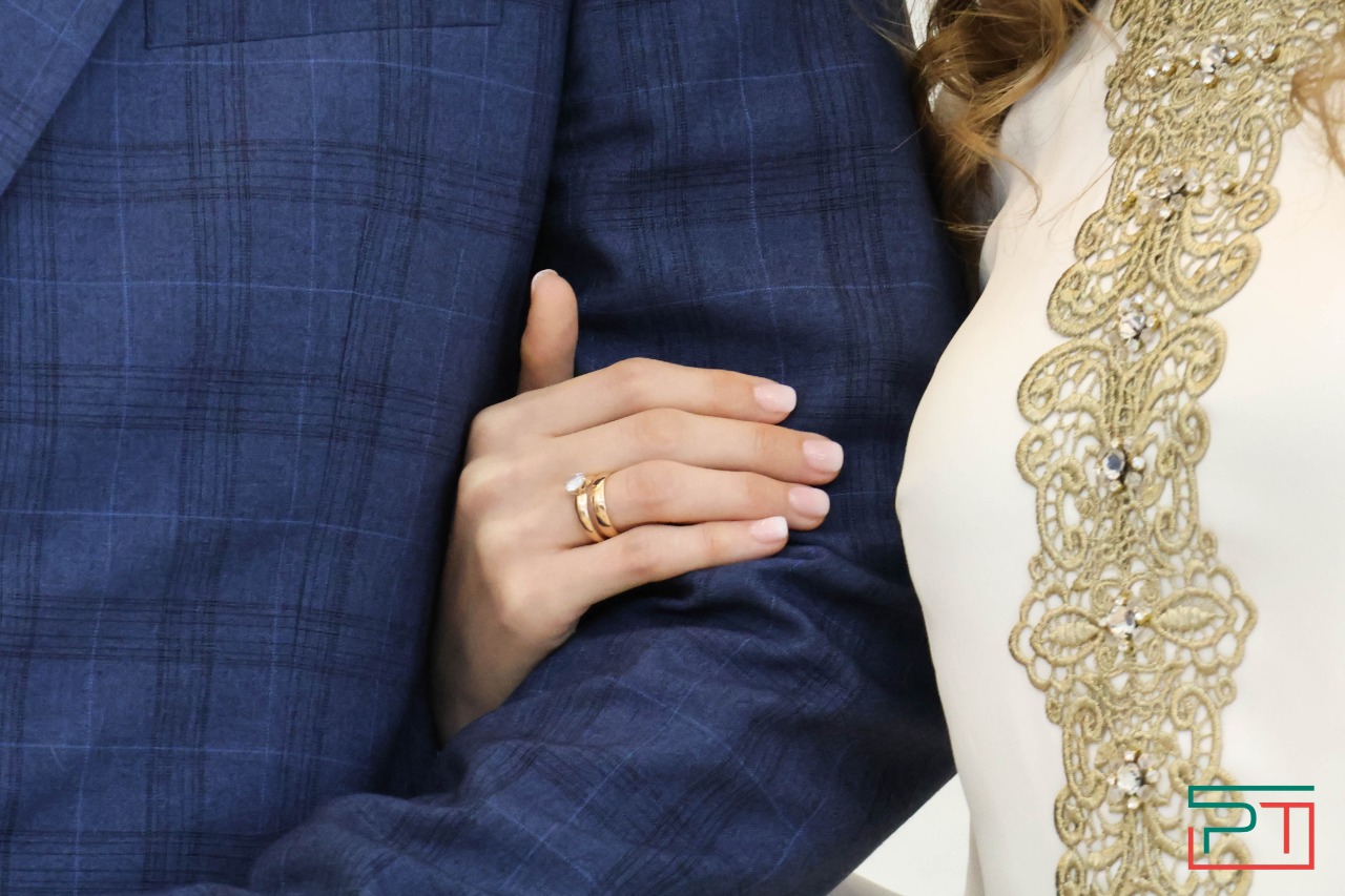 Молодожены привезли в Казань огонь для семейного очага