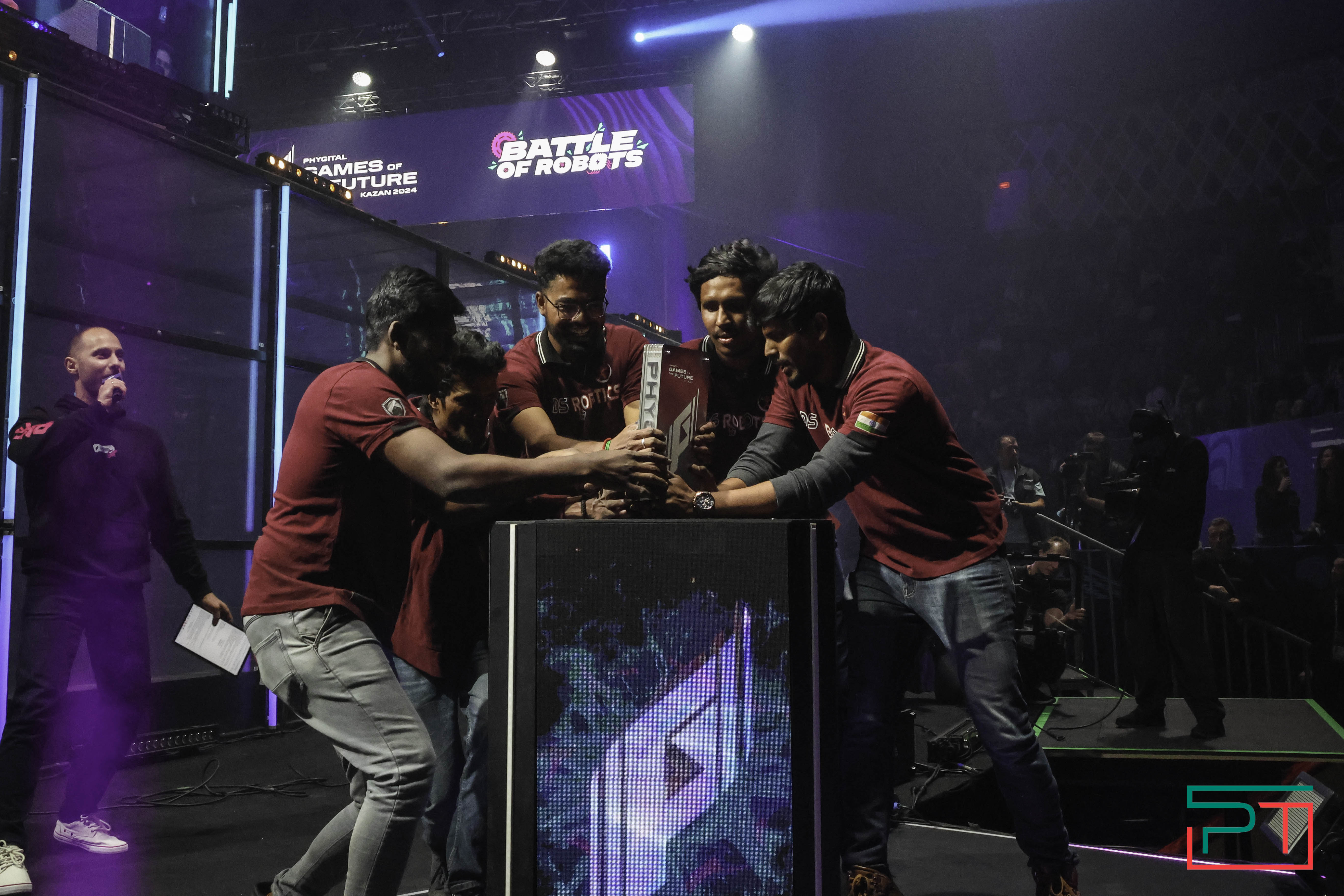 Индия победила в Битве роботов: российский «Папочка» сгорел