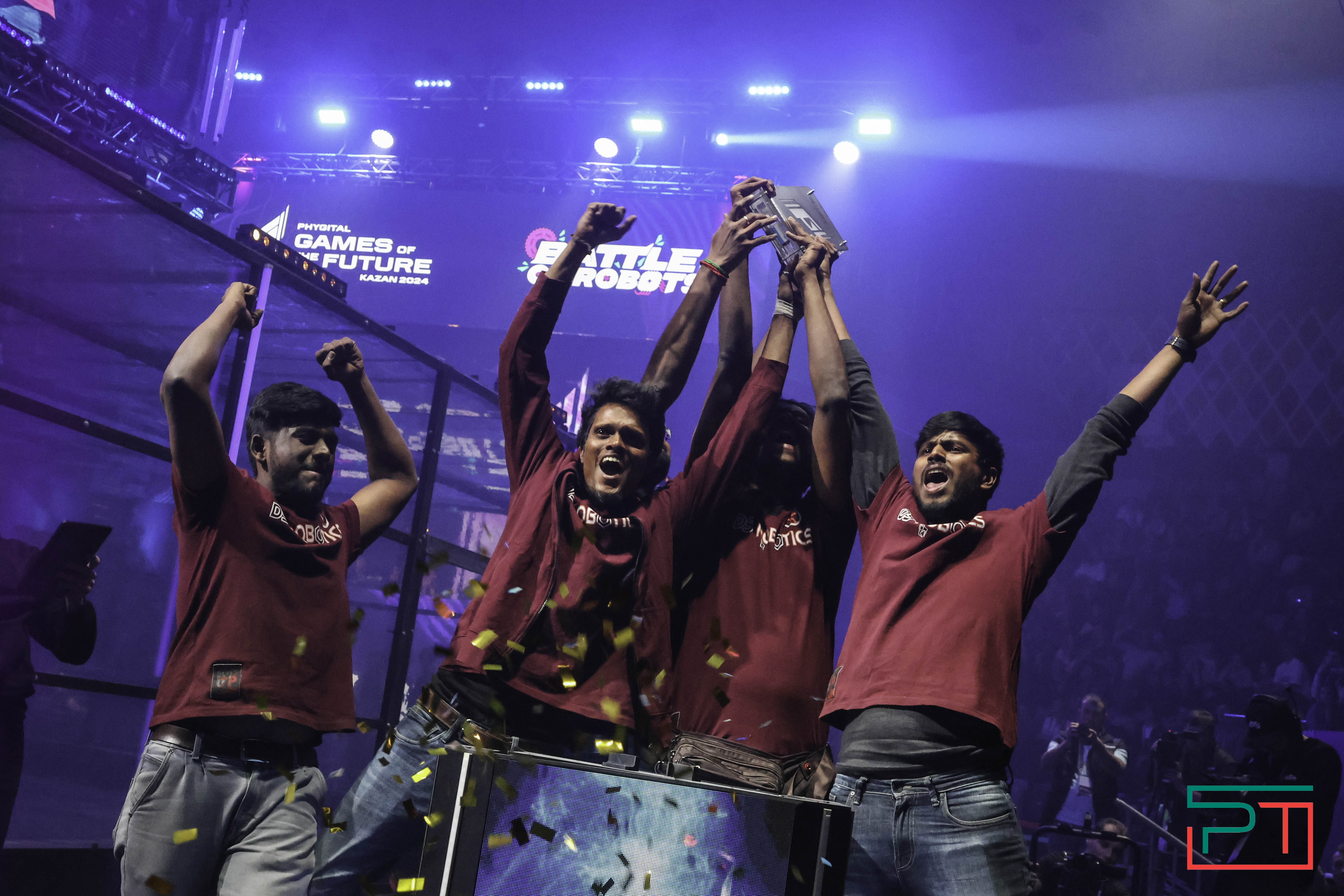 Индия победила в Битве роботов: российский «Папочка» сгорел