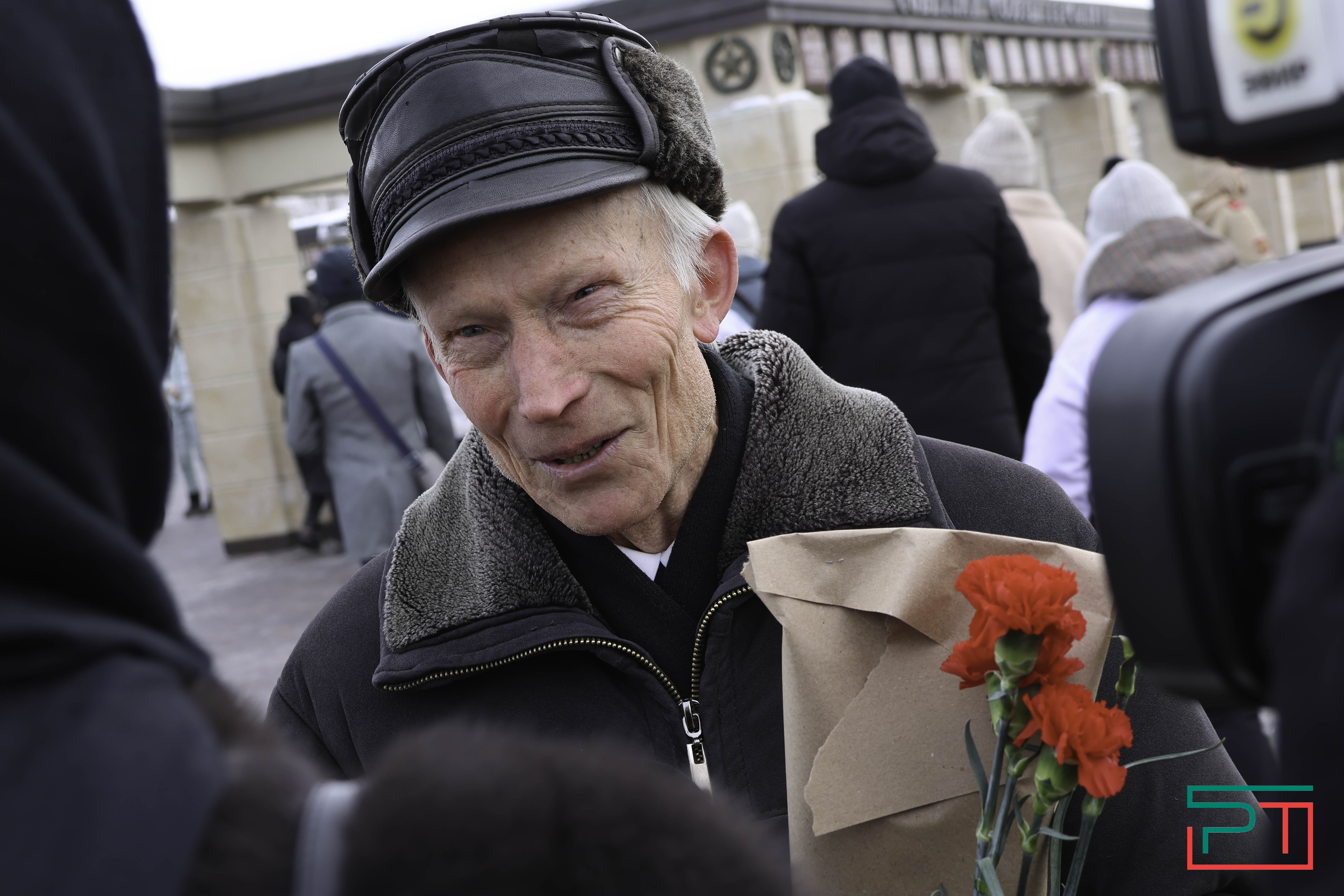 В честь Дня защитника Отечества в Казани возложили цветы к Вечному огню
