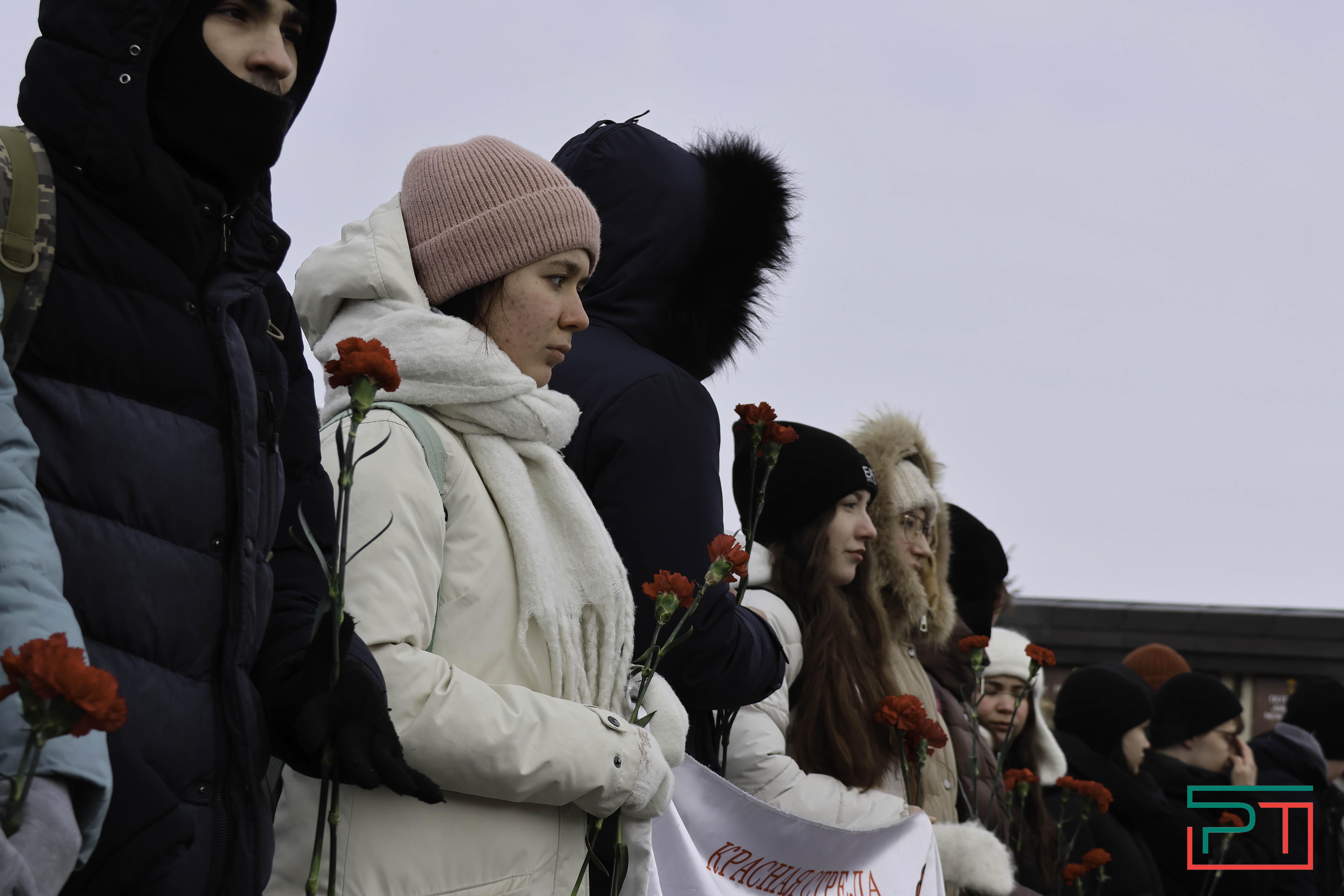 В честь Дня защитника Отечества в Казани возложили цветы к Вечному огню