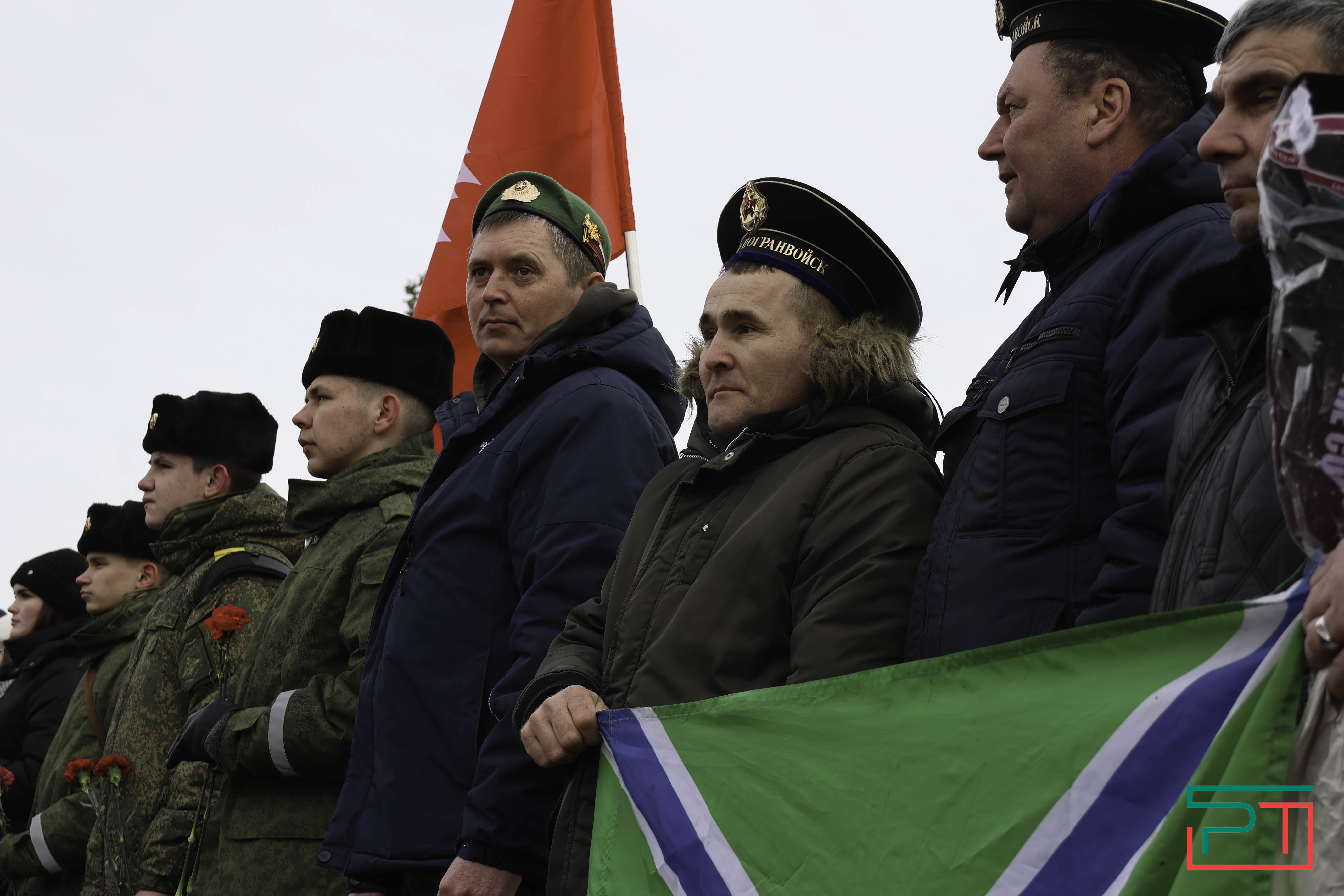 В честь Дня защитника Отечества в Казани возложили цветы к Вечному огню