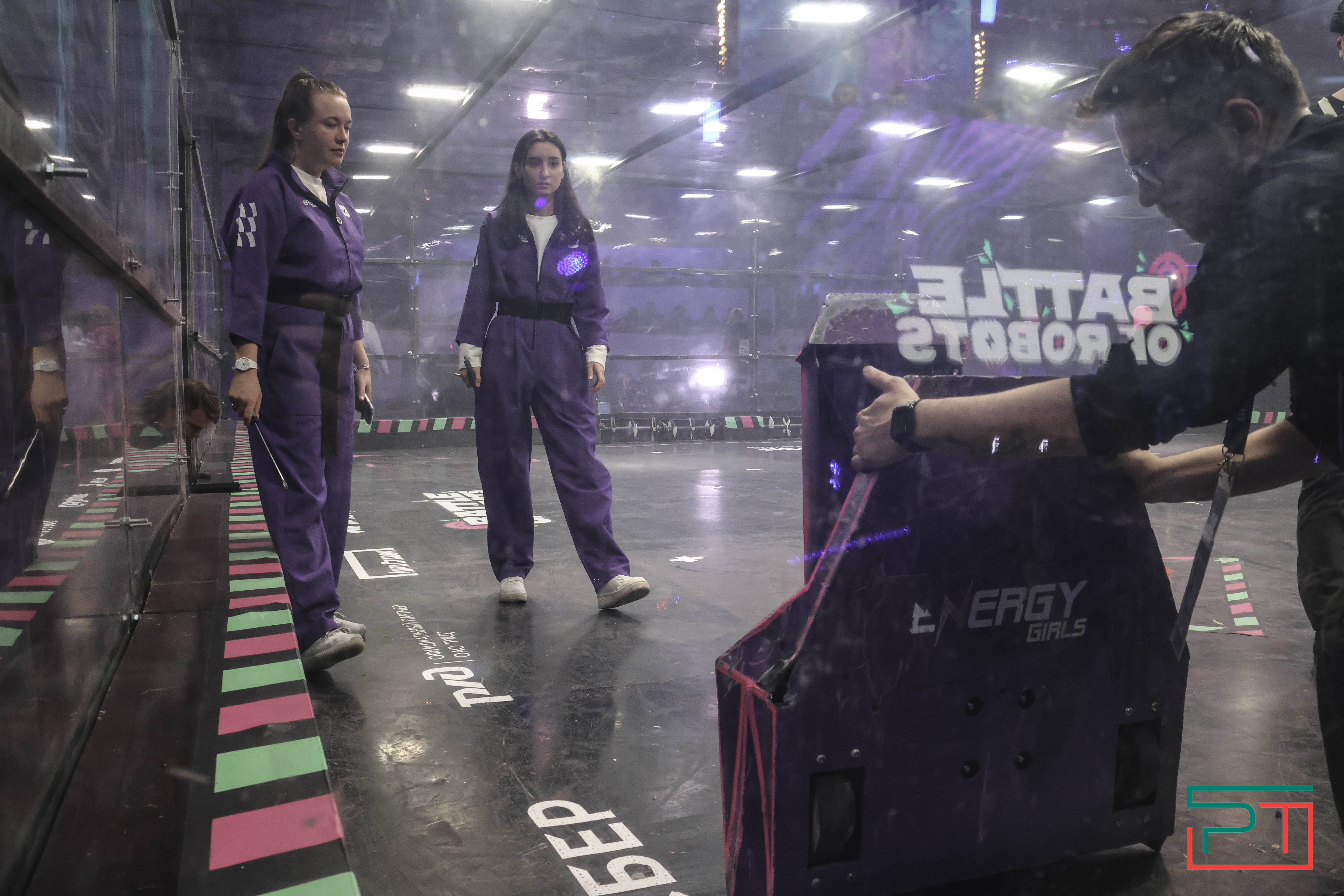 Индия победила в Битве роботов: российский «Папочка» сгорел