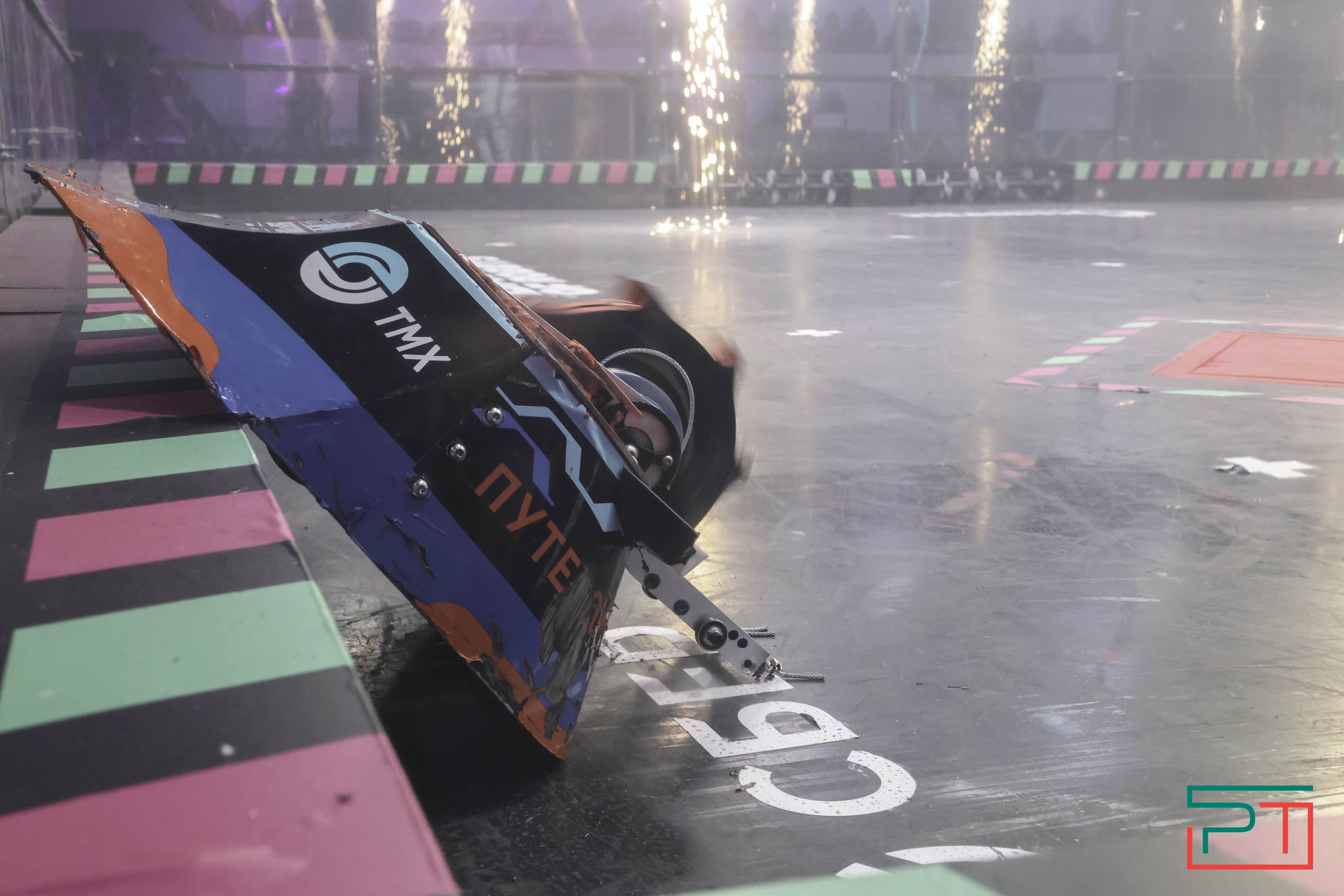 Индия победила в Битве роботов: российский «Папочка» сгорел