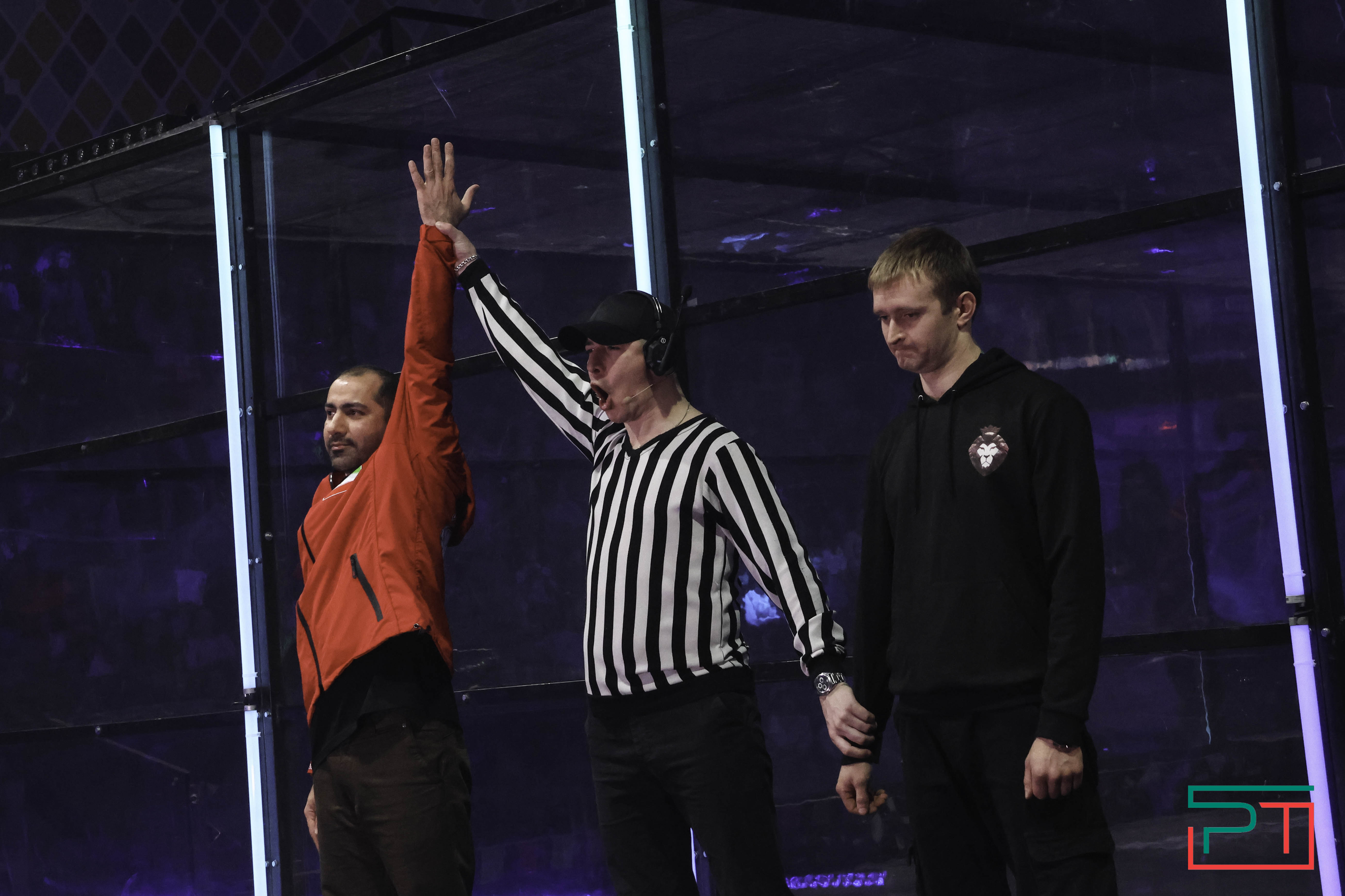 Индия победила в Битве роботов: российский «Папочка» сгорел