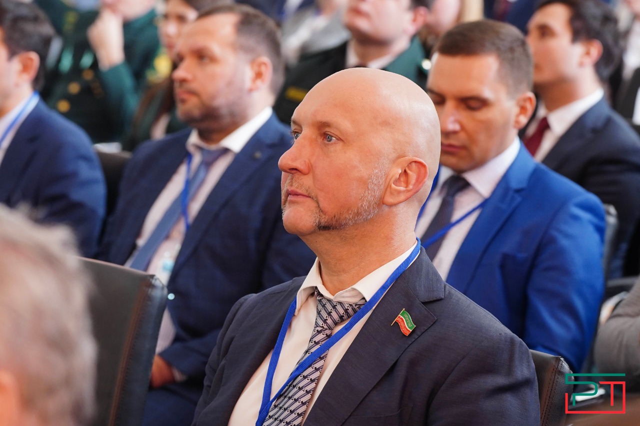 Минниханов провел в Набережных Челнах коллегию Росприроднадзора