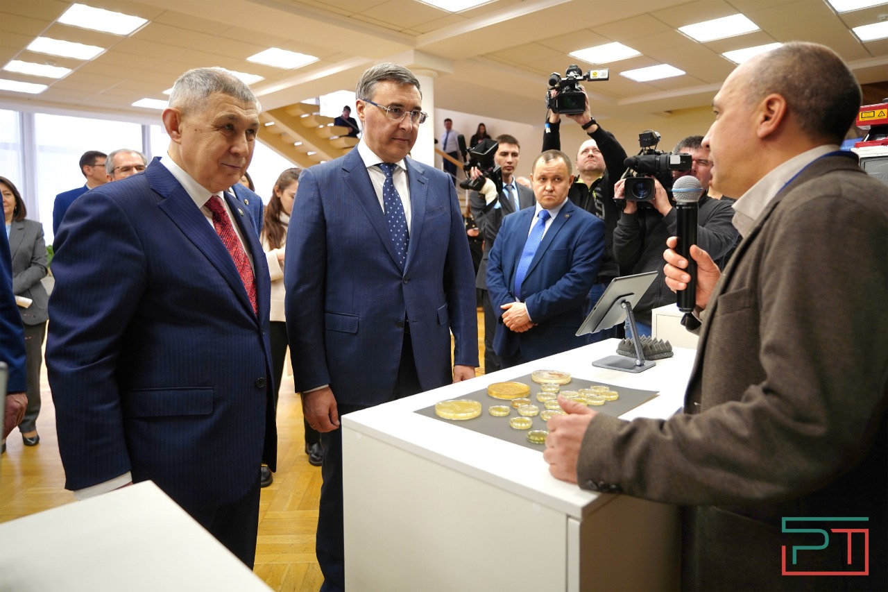 Минниханов принял участие в мероприятии ко Дню российской науки