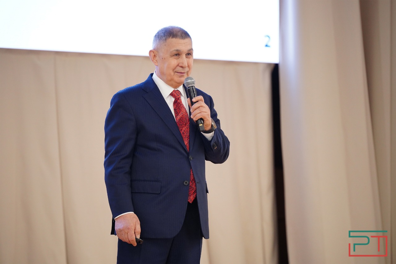 Минниханов принял участие в мероприятии ко Дню российской науки