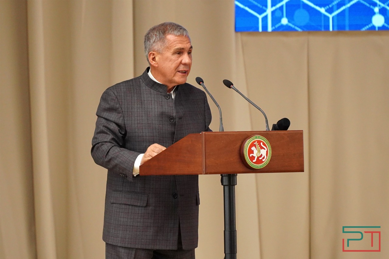 Минниханов принял участие в мероприятии ко Дню российской науки