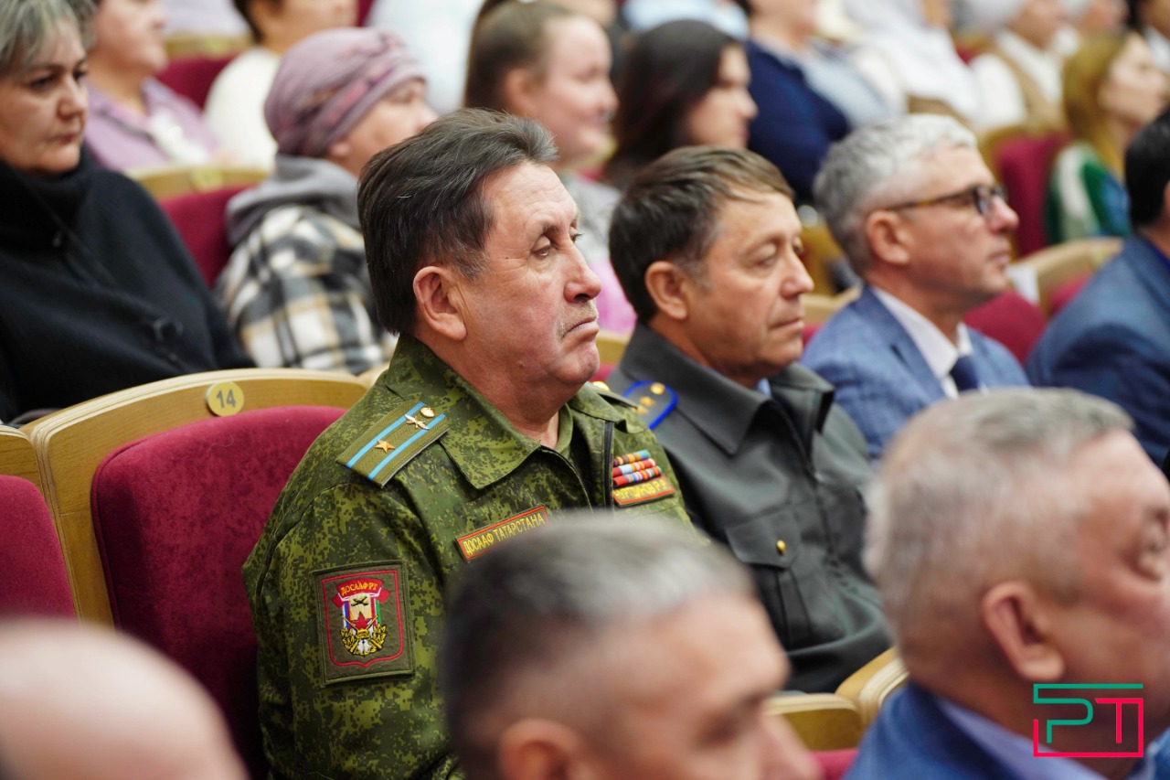 Сафаров принял участие в заседании совета Тюлячинского района