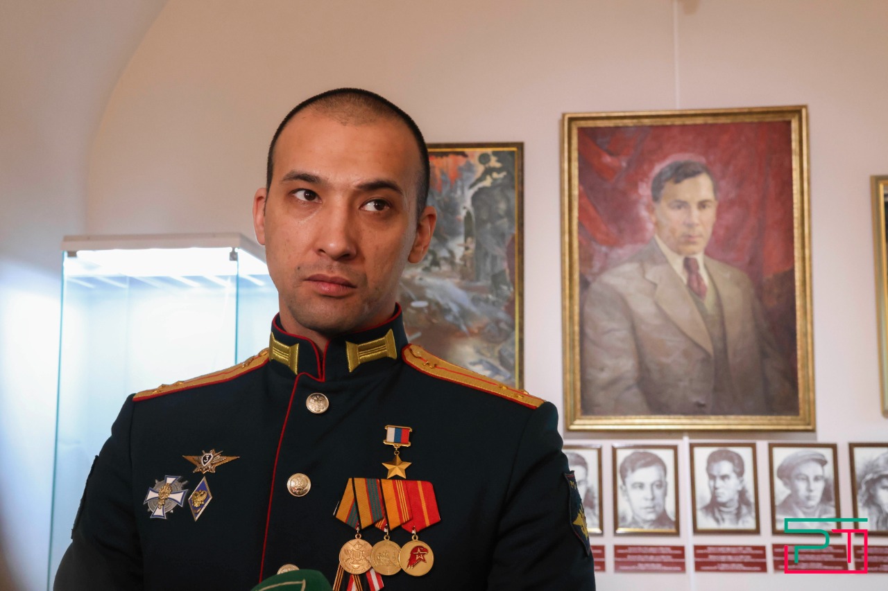 Герой России Расим Баксиков вынес «Моабитские тетради» в Нацмузее