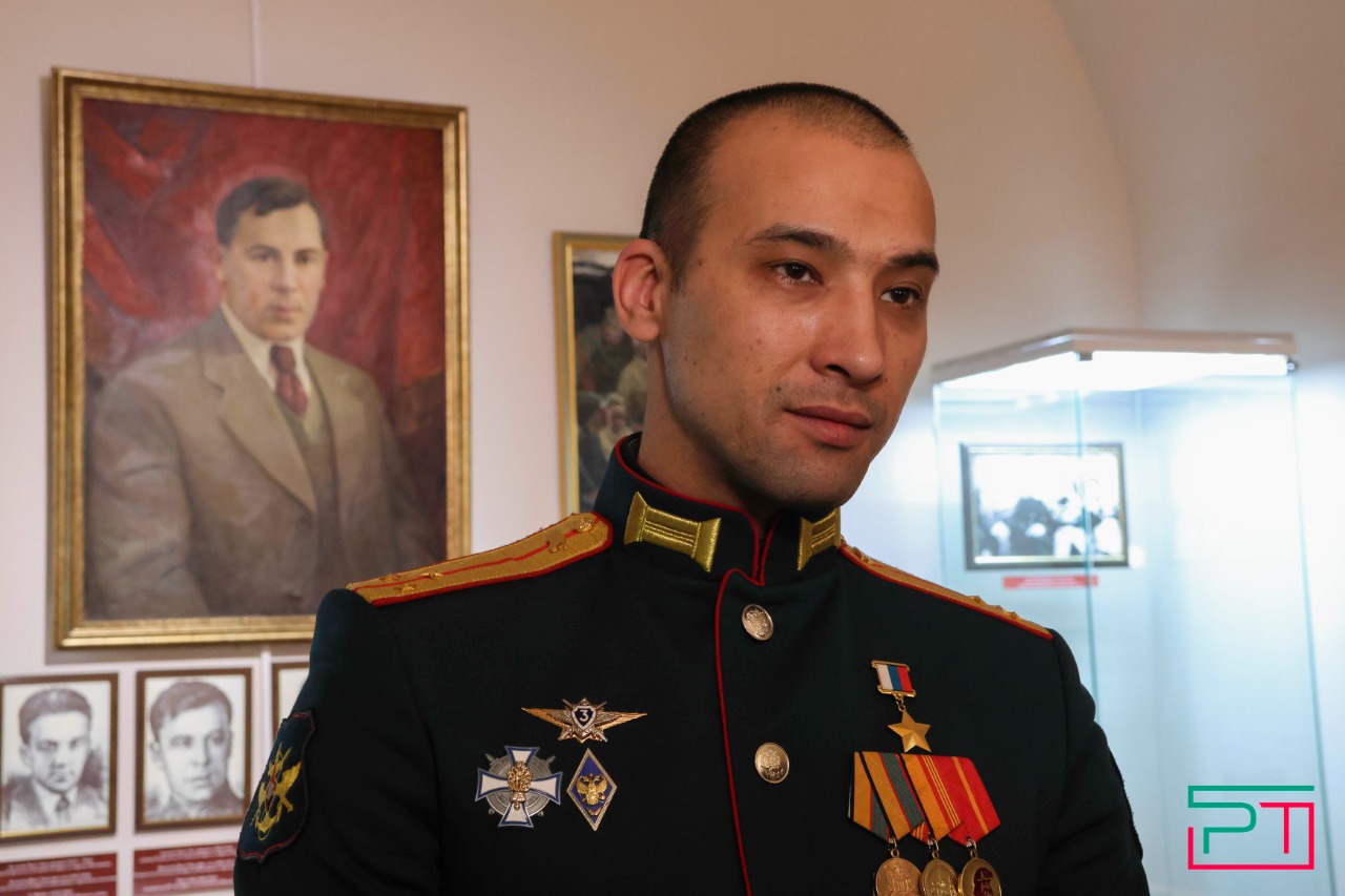 Герой России Расим Баксиков вынес «Моабитские тетради» в Нацмузее