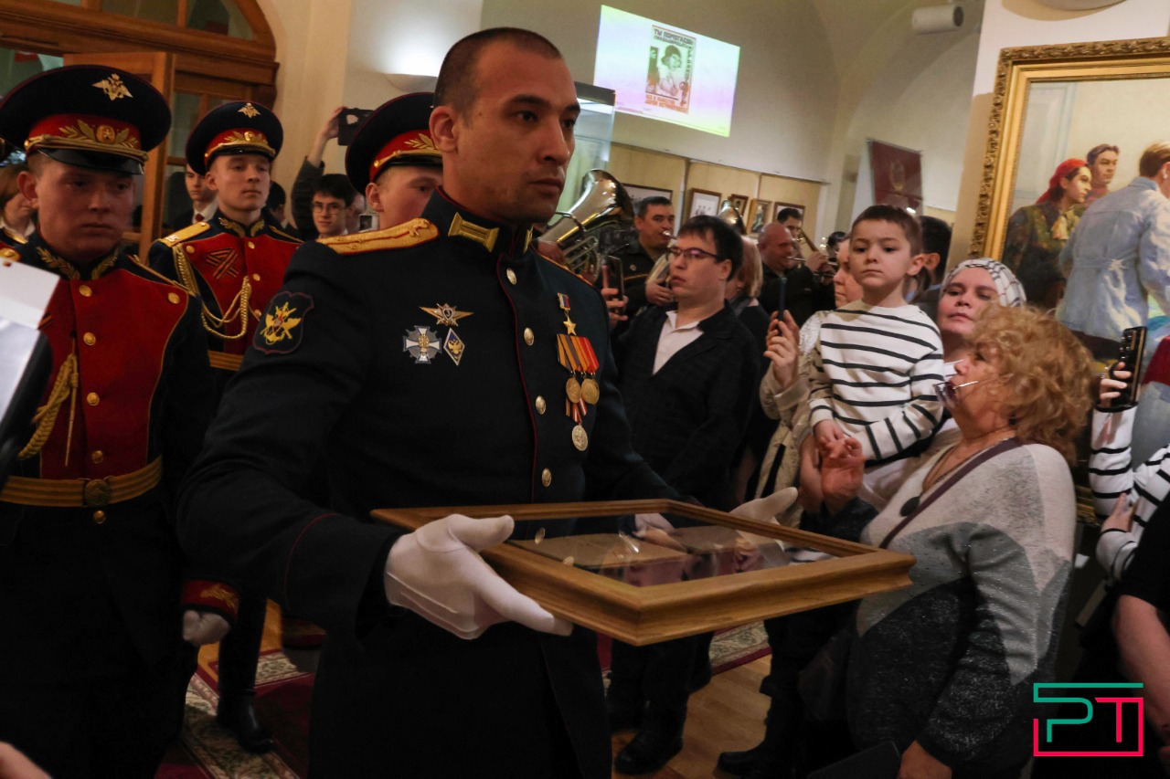 Герой России Расим Баксиков вынес «Моабитские тетради» в Нацмузее