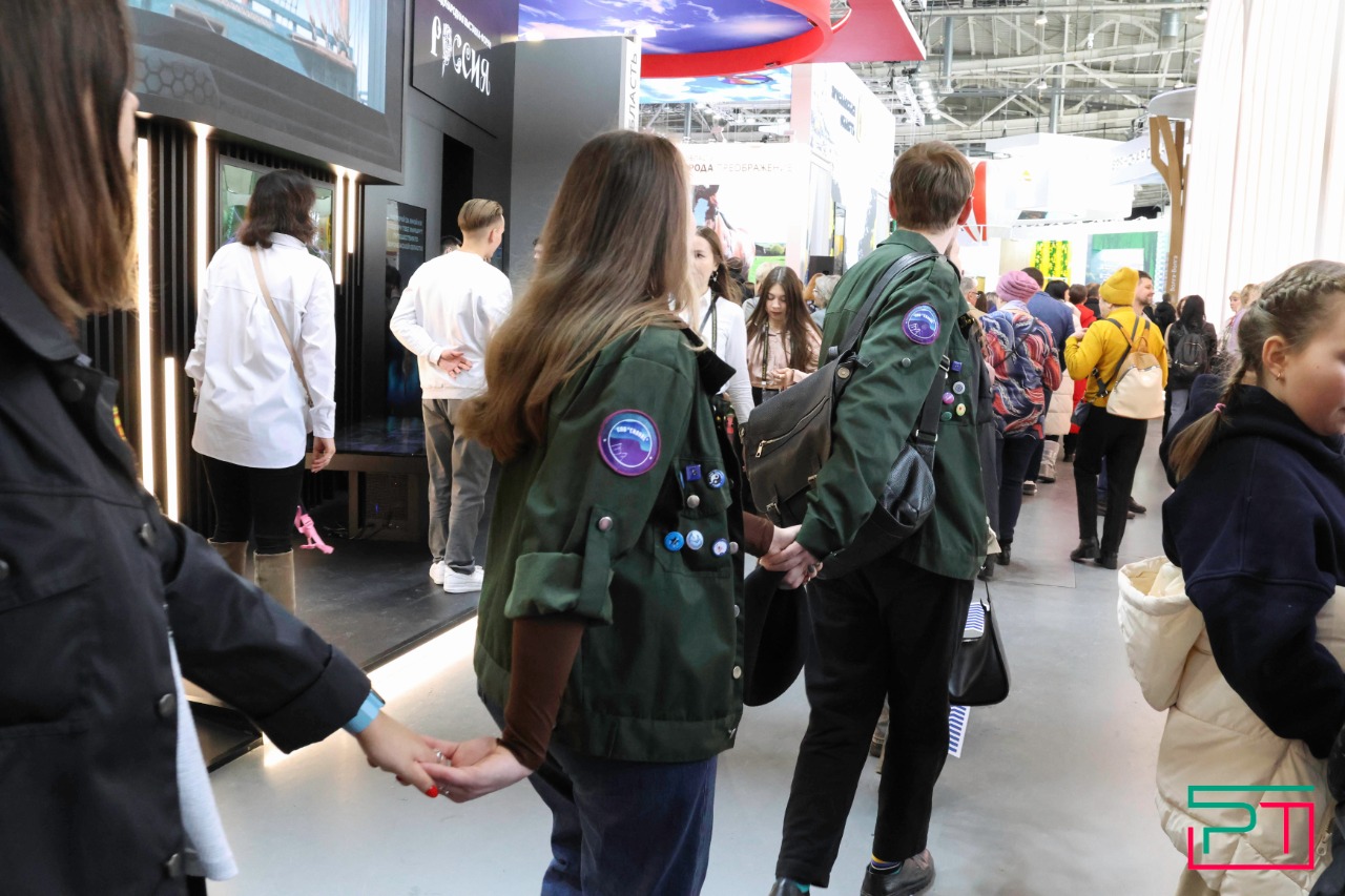 «Яшь юлдаш — Молодой попутчик»: татарстанская молодежь побывала на ВДНХ