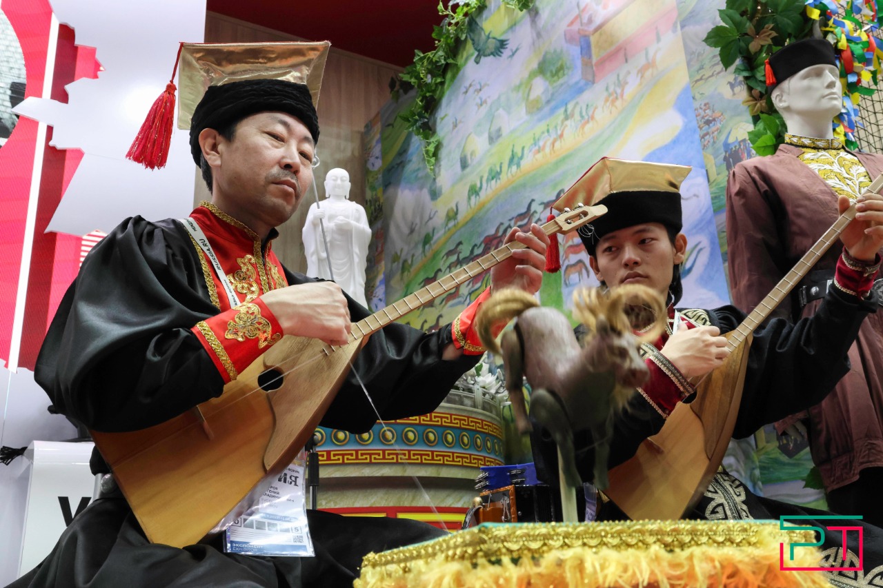 «Яшь юлдаш — Молодой попутчик»: татарстанская молодежь побывала на ВДНХ