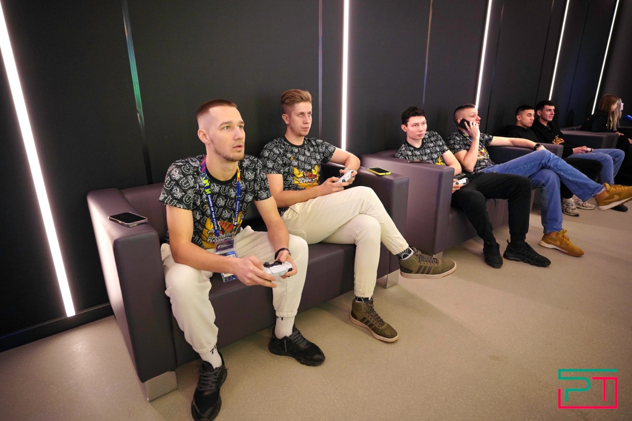 В Казани открылся третий в России фиджитал-центр