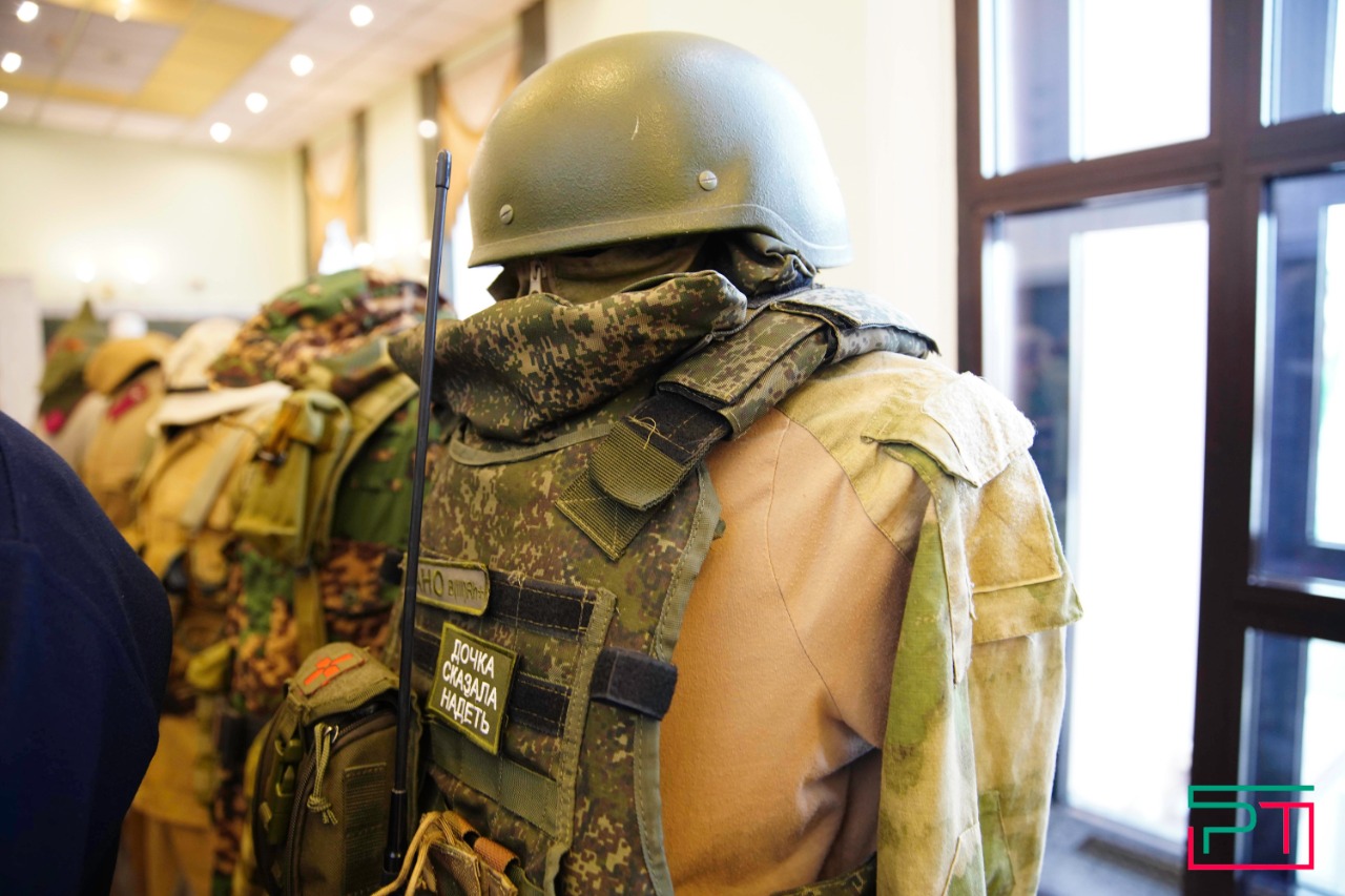 Минниханов посетил концерт, посвященный Дню защитника Отечества