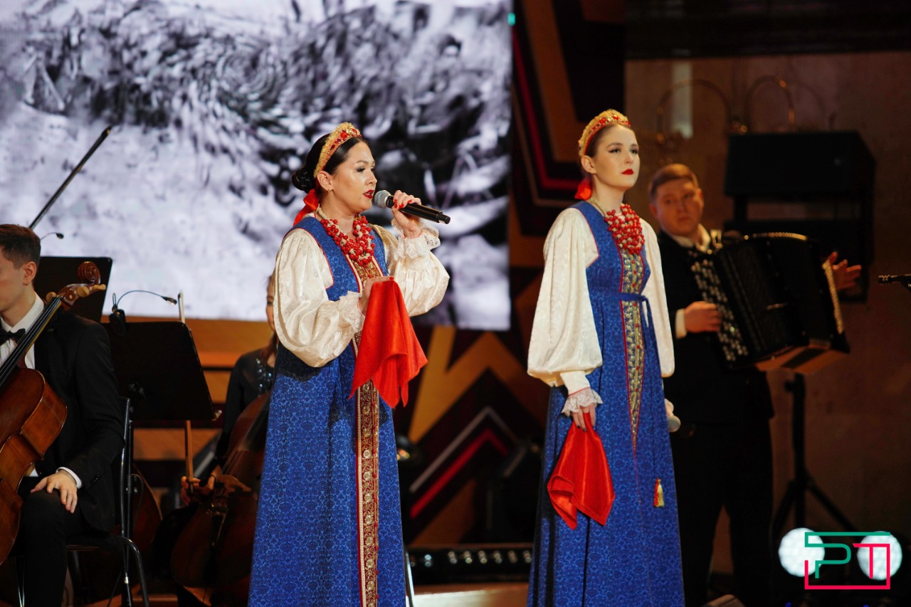 Минниханов посетил концерт, посвященный Дню защитника Отечества