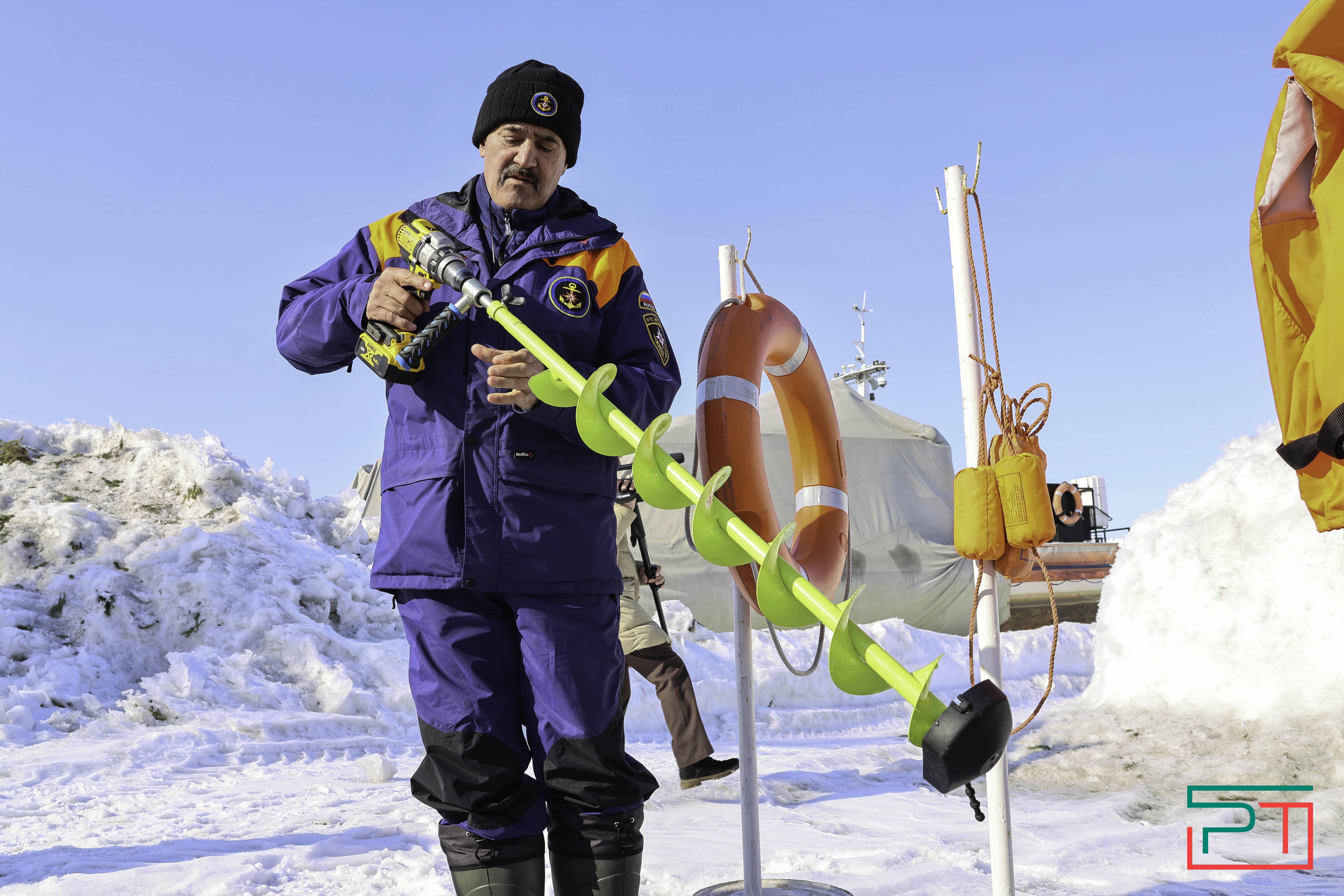 МЧС РТ напоминает об опасности выхода на тонкий лед