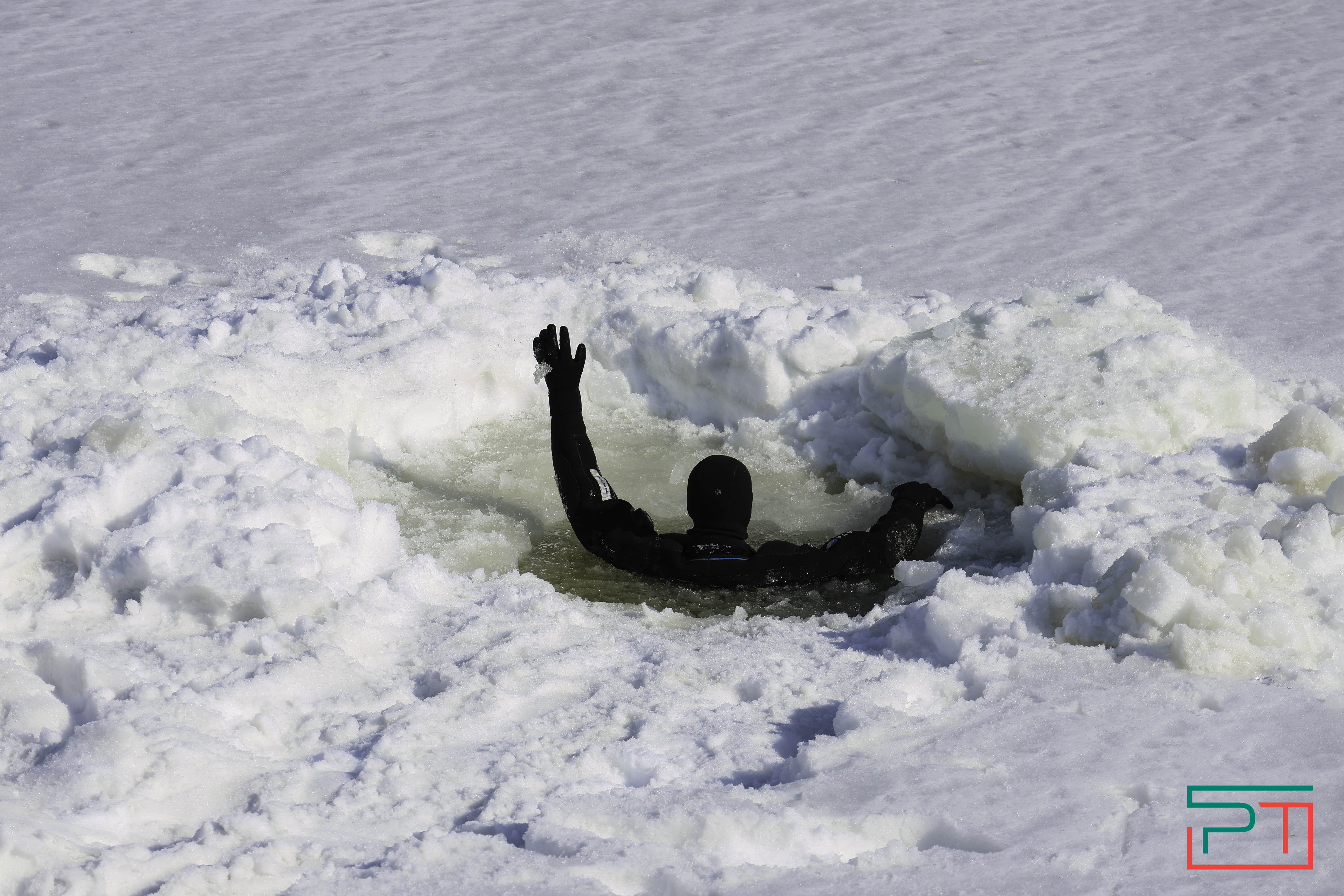 МЧС РТ напоминает об опасности выхода на тонкий лед