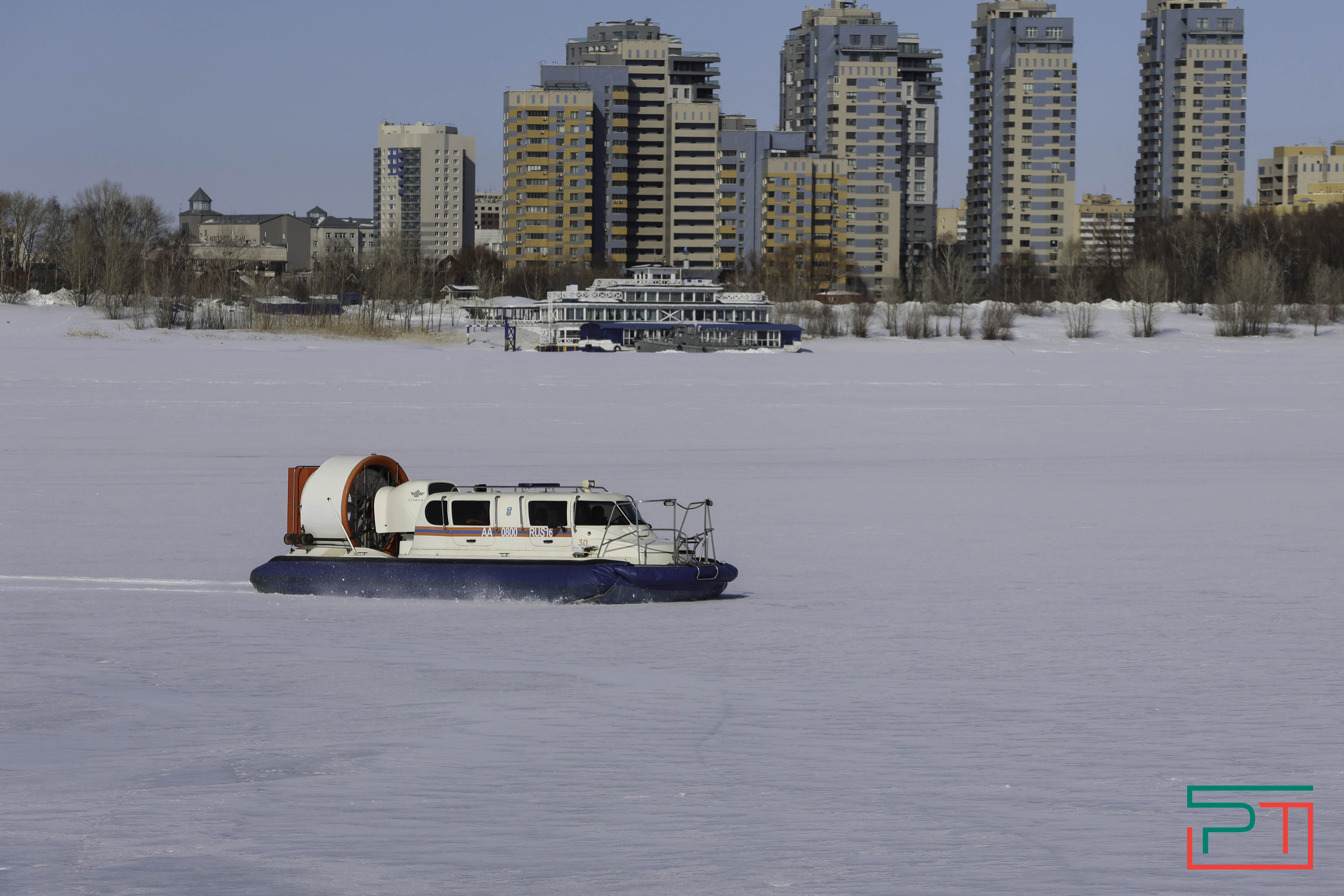 МЧС РТ напоминает об опасности выхода на тонкий лед