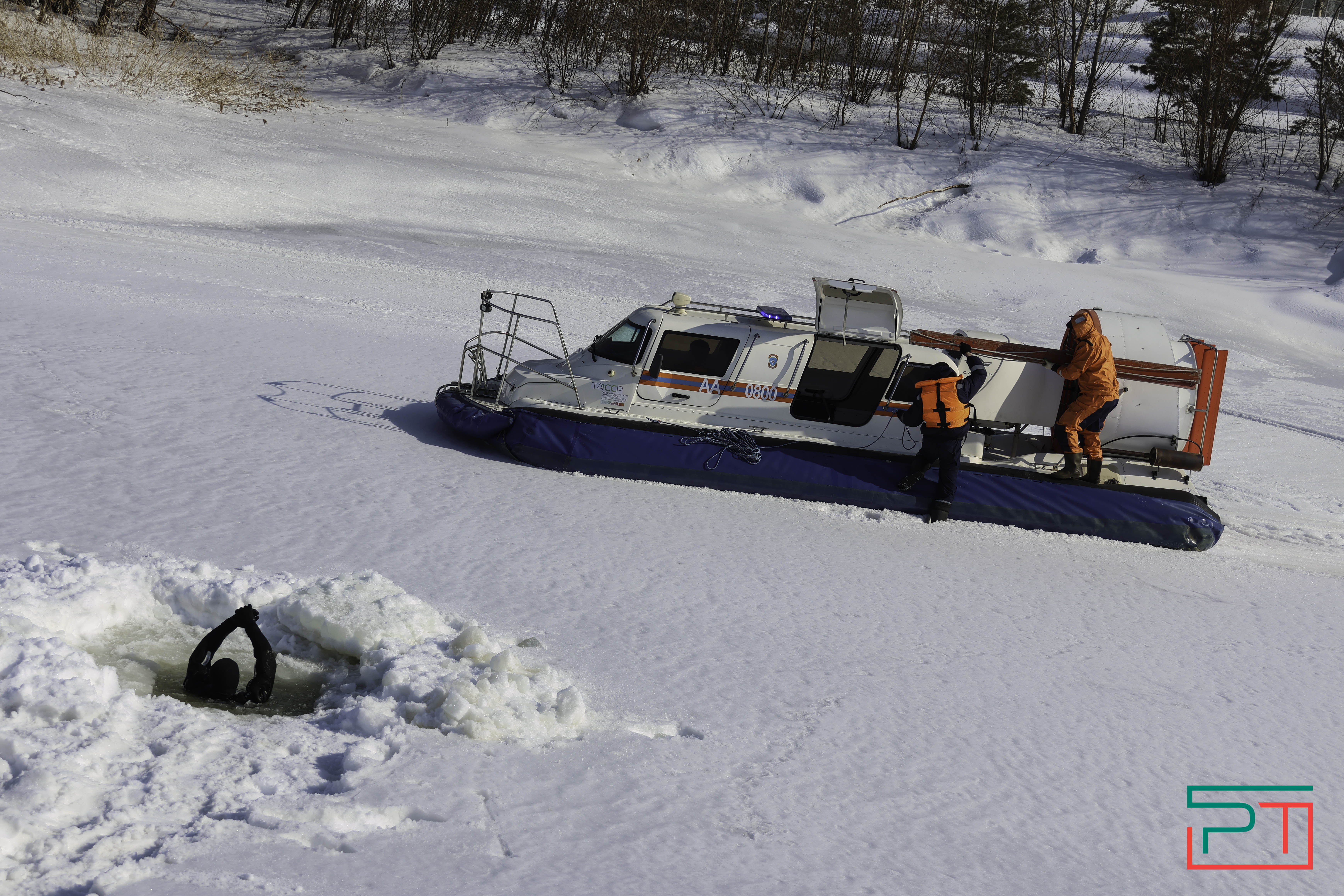 МЧС РТ напоминает об опасности выхода на тонкий лед