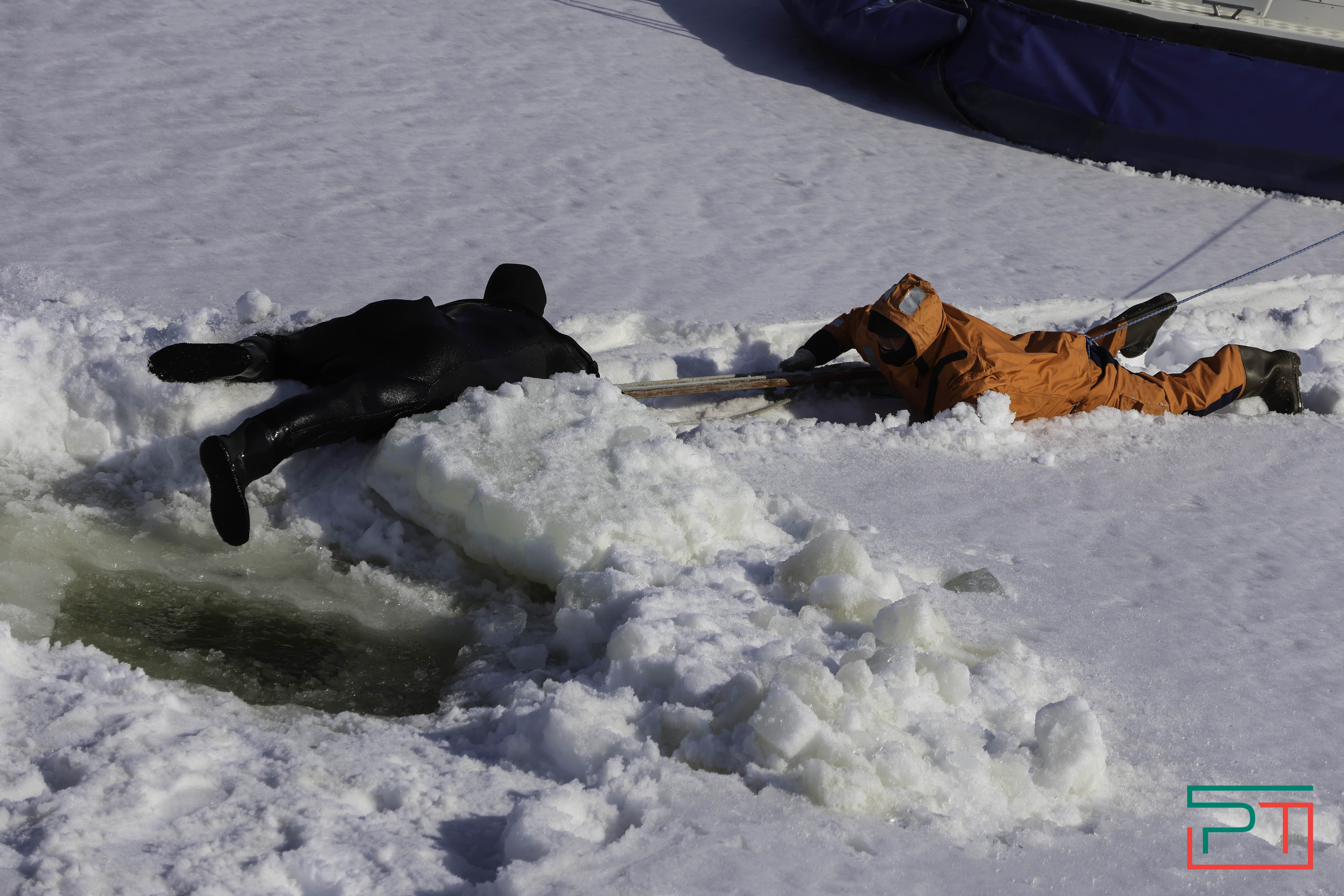 МЧС РТ напоминает об опасности выхода на тонкий лед