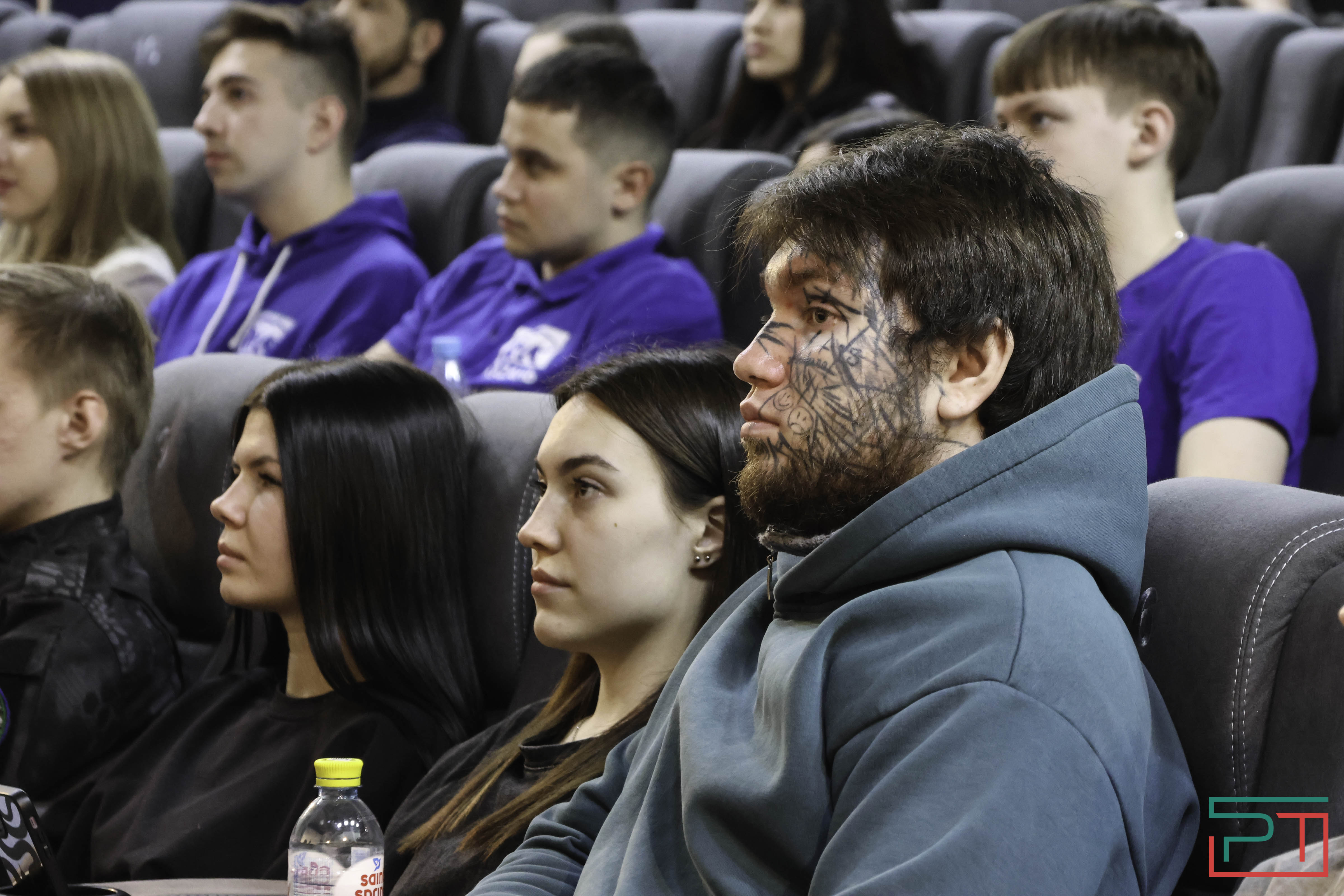 «СВОими глазами»: в Казани прошел показ фильма блогеров