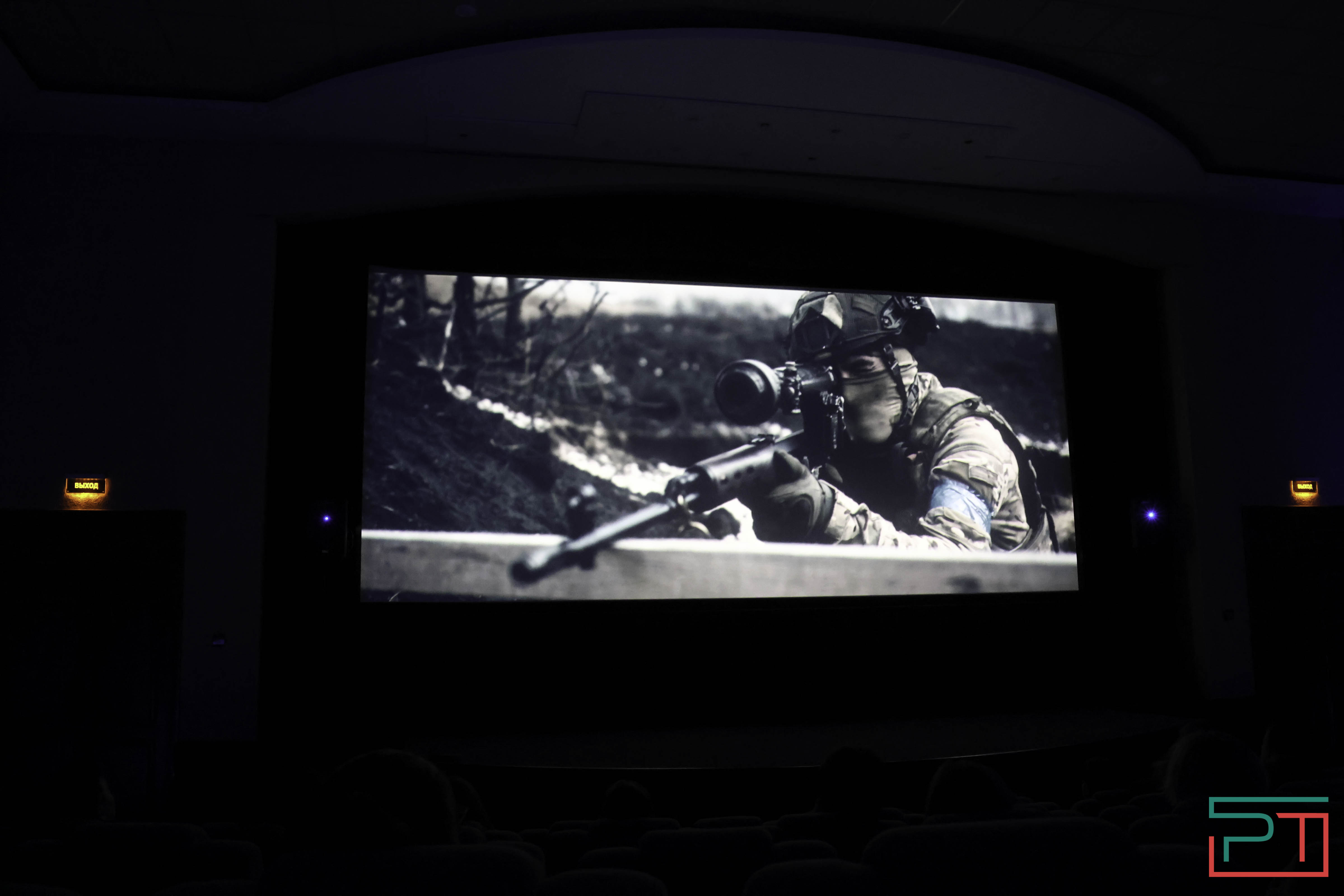 «СВОими глазами»: в Казани прошел показ фильма блогеров